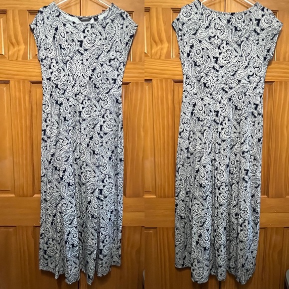 Lands' End Dresses & Skirts - Land’s End Blue/White Paisley Design Maxi Dress Size Medium Petite 10-12